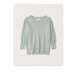 Abercrombie | Women's
LuxeLoft Oversized Legging-Friendly V-Neck Sweater | XL